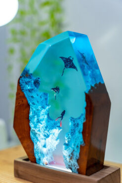 Alternative view of Epoksinen yölampu merieläinteemalla – merikilpikonna tai hai koristevalo