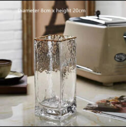 Alternative view of Kevyt ylellinen lasi maljakko – kiillotettu käsinpuhallettu sisustuselementti kukille