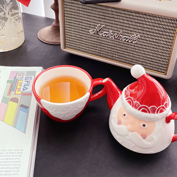 Sarjakuvatyylinen Joulupukki-teesetti – Luova keraaminen teekannu ja muki - Image 4