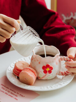 Alternative view of Käsinmaalattu kohokuvioinen kukkamuki – 3D-keraaminen muki (340 ml, korealaistyylinen)