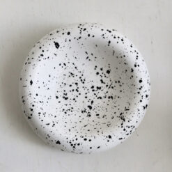 Alternative view of Pohjoismainen keraaminen muki ja lautasetti – Aamiaiseen tai kahvihetkiin kotona