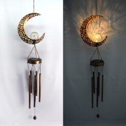 Taottu rauta – Aurinkokäyttöinen LED-tuulikello (Aurinko, Kuu & Tähdet)